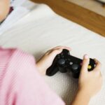 Menino mata o pai depois de ser proibido de jogar videogame no seu aniversário; mãe desabafa