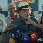 Na Bahia, Lula volta a acusar Flávio Bolsonaro de querer acabar com Bolsa Família